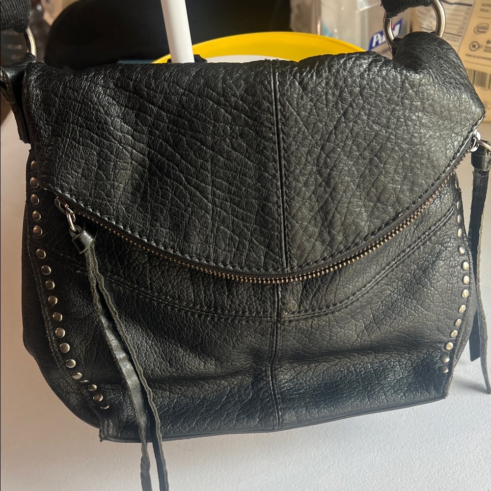 The Sak Black Crossbody Bag en 11x9x3inches